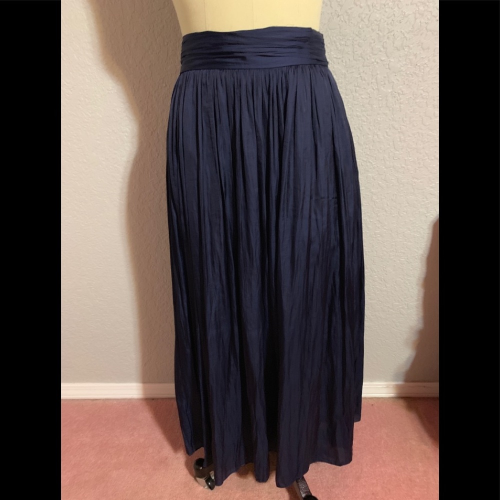 Point Sur crinkled maxi skirt - Navy
size: 4